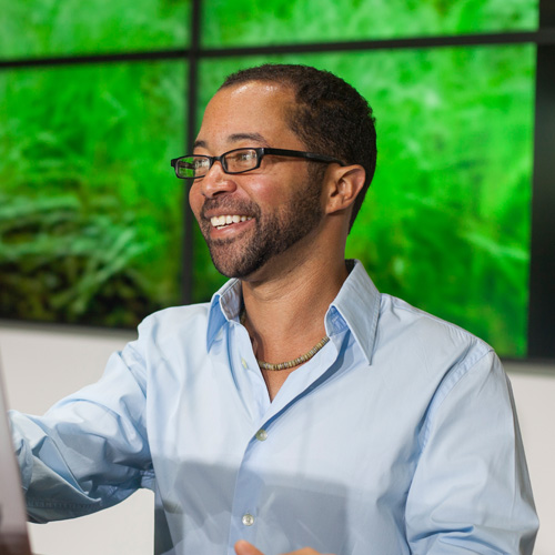 Lindsay Grace Headshot